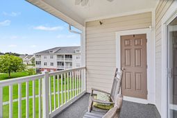 600 Heathrow Dr. photo 4
