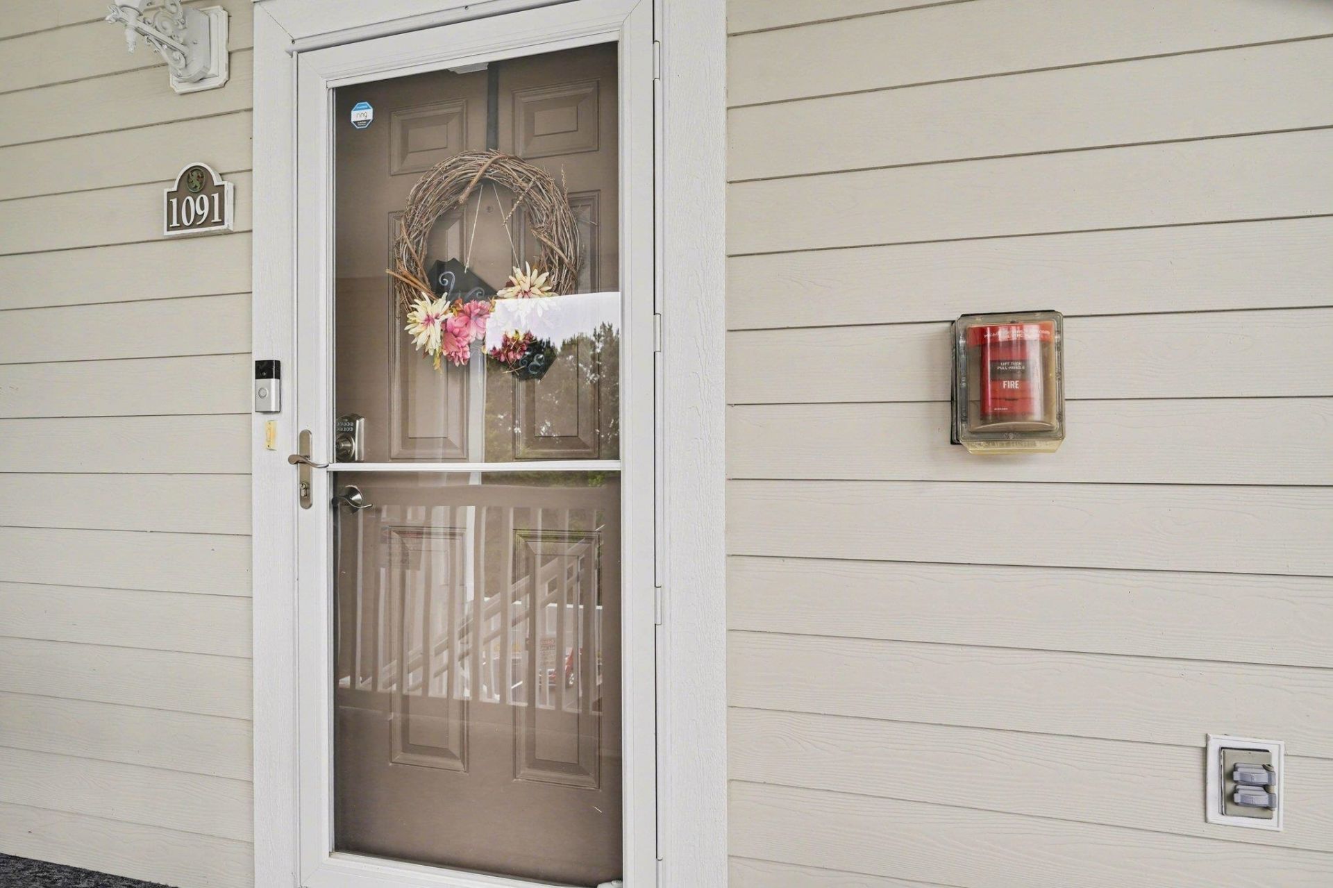 600 Heathrow Dr. Photo 6