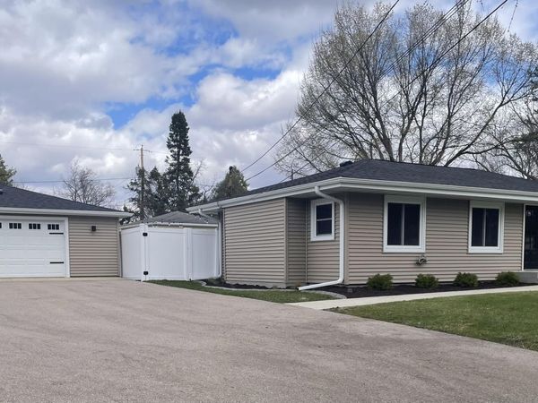 814 E Chicago St, Whitewater, WI 53190