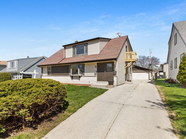 10536 W Lancaster Ave, Milwaukee, WI 53225