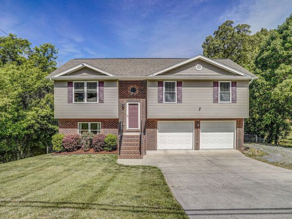 3920 Thornton Drive, Kingsport, TN 37664