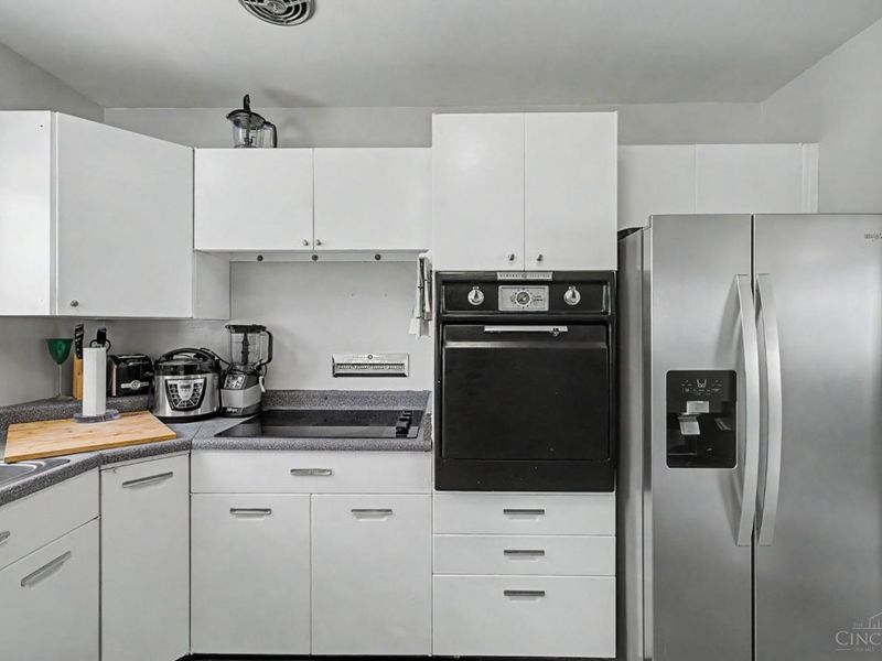 3368 Glenmont Lane, Green Township, OH 45248 Photo 13