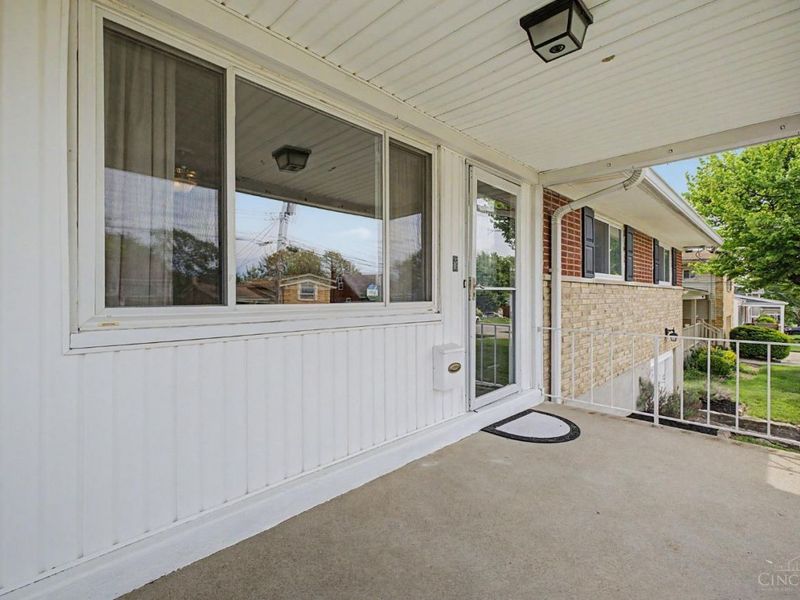 3368 Glenmont Lane, Green Township, OH 45248 Photo 4