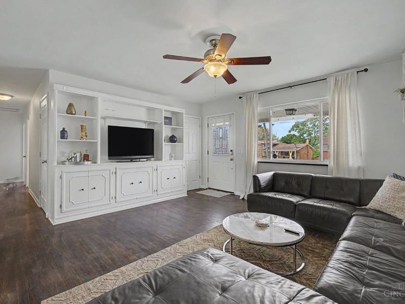 3368 Glenmont Lane, Green Township, OH 45248 Photo 7