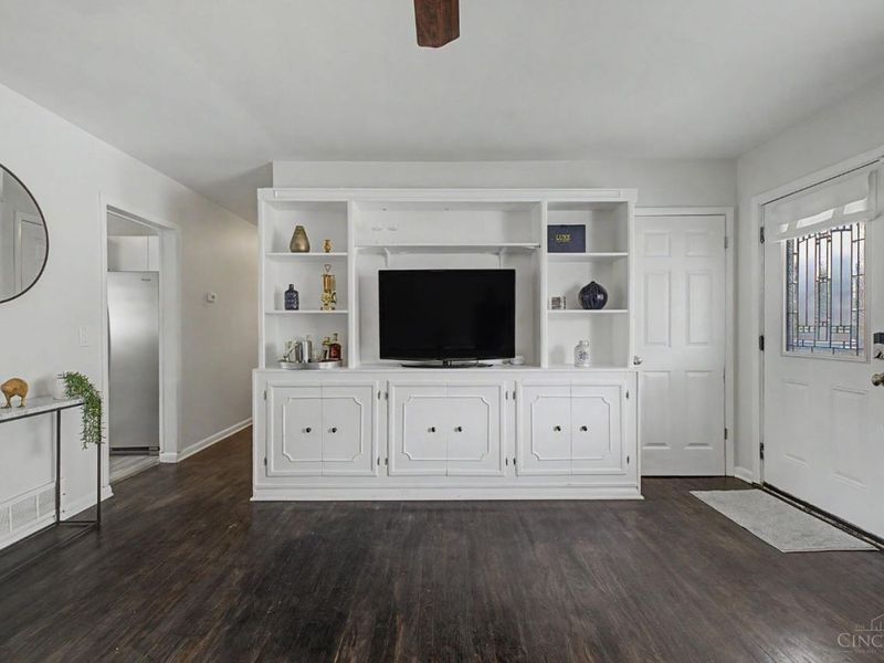 3368 Glenmont Lane, Green Township, OH 45248 Photo 8