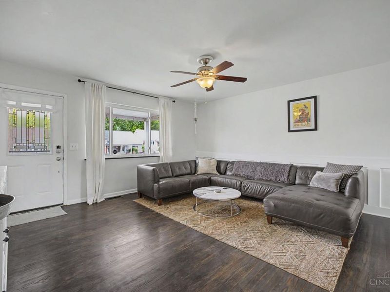 3368 Glenmont Lane, Green Township, OH 45248 Photo 9