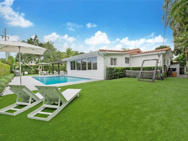 5715 SW 56th Ter , Miami, FL 33143