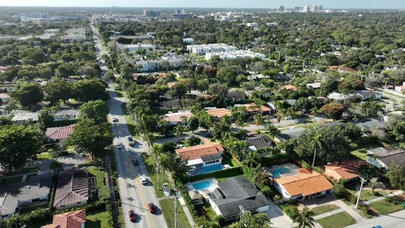 5715 SW 56th Ter, Miami, FL 33143 Photo