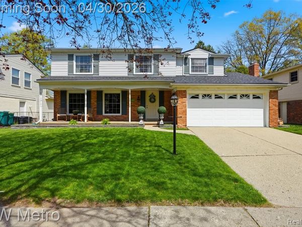 34180 Schulte Drive, Farmington, MI 48335