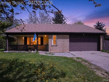 2141 E Hill Road, Grand Blanc Twp, MI 48439