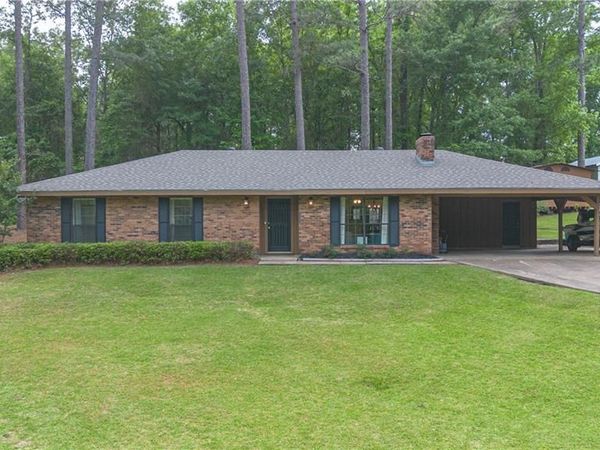 135 DANA Drive , Pineville, LA 71360