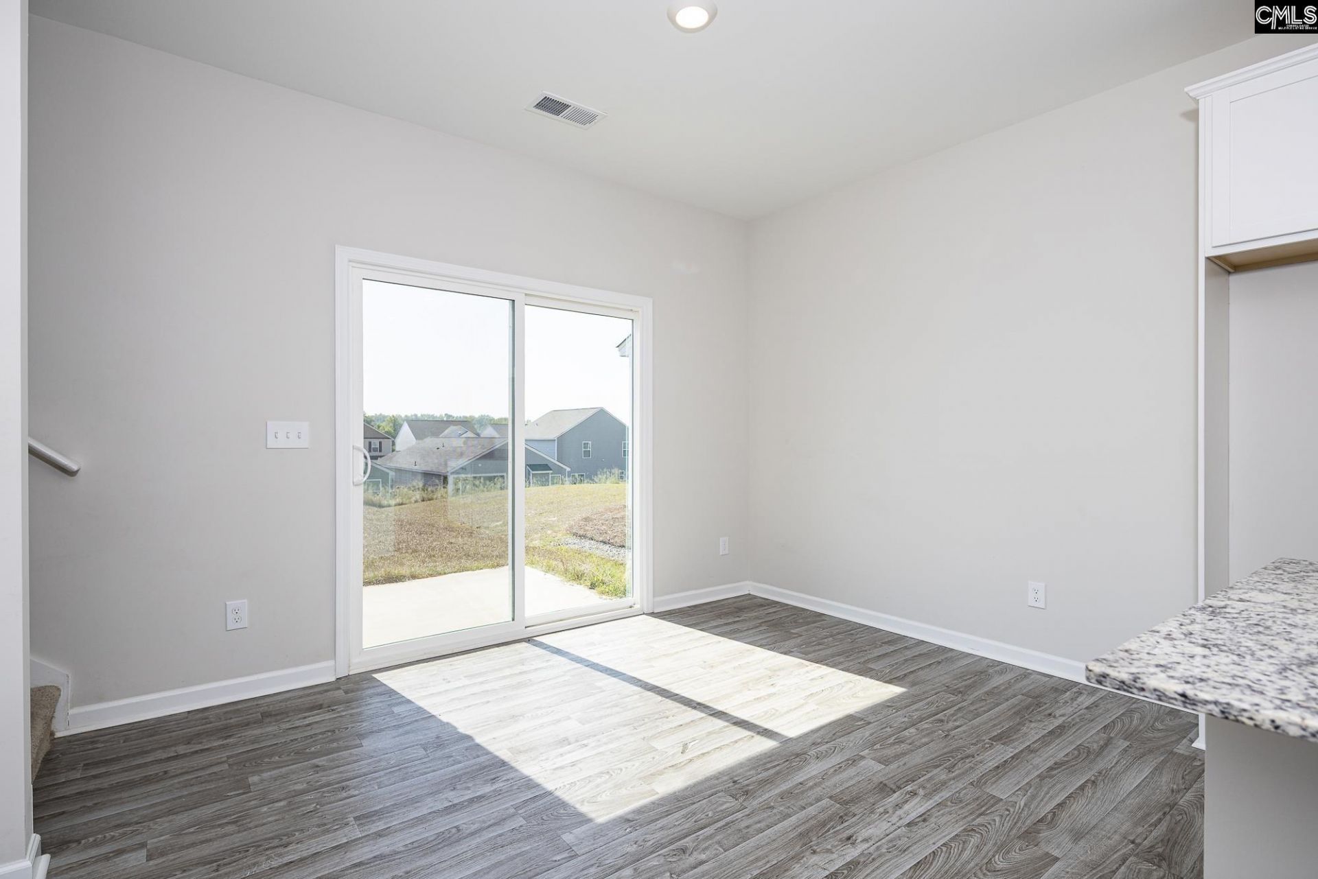 1114 Crescent Moon Loop  Photo 10