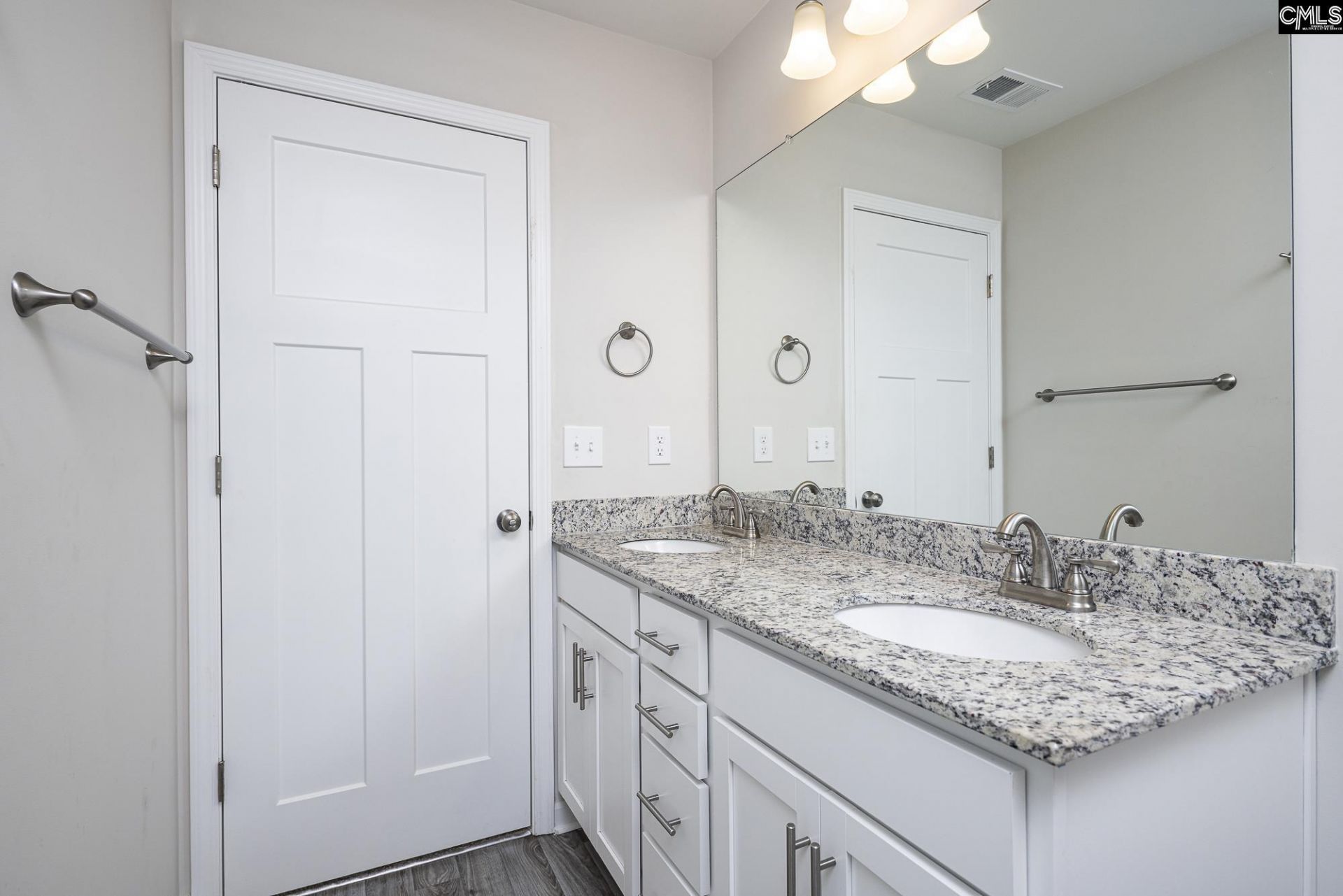 1114 Crescent Moon Loop  Photo 17