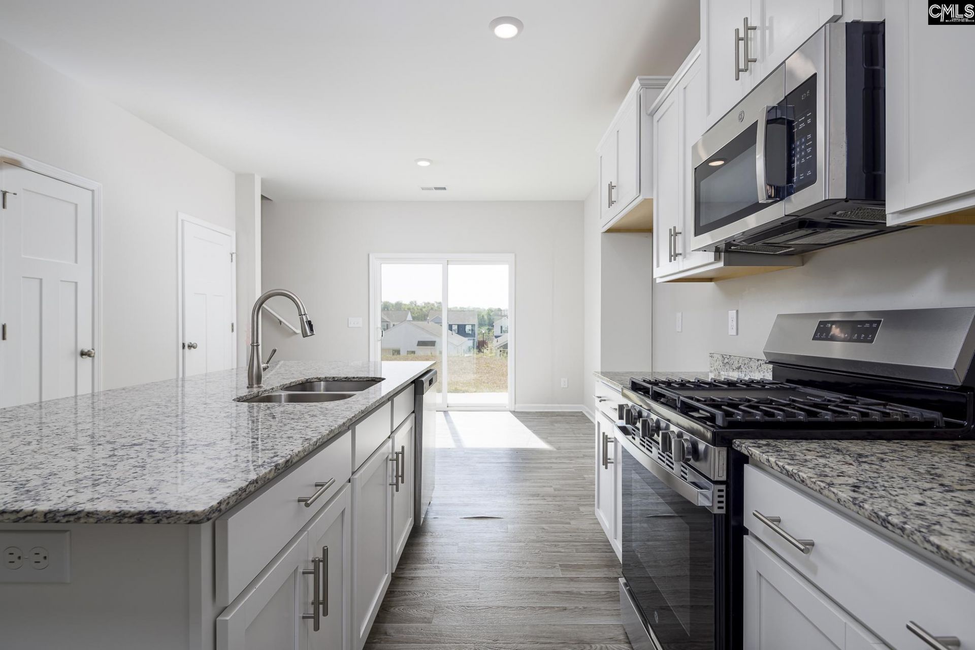 1114 Crescent Moon Loop  Photo 6