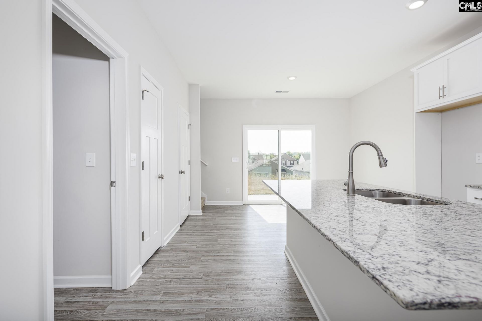 1114 Crescent Moon Loop  Photo 7