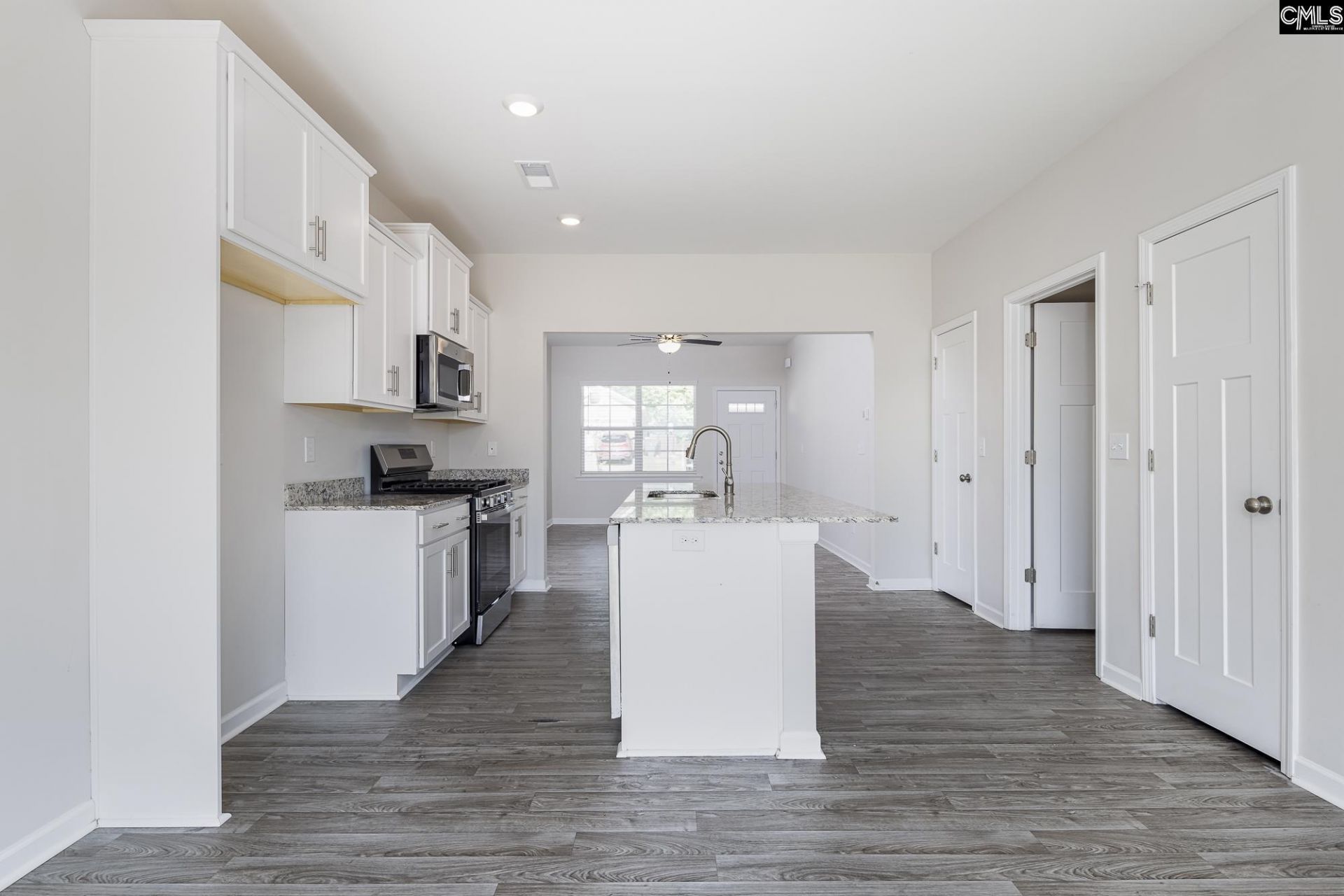 1114 Crescent Moon Loop  Photo 8