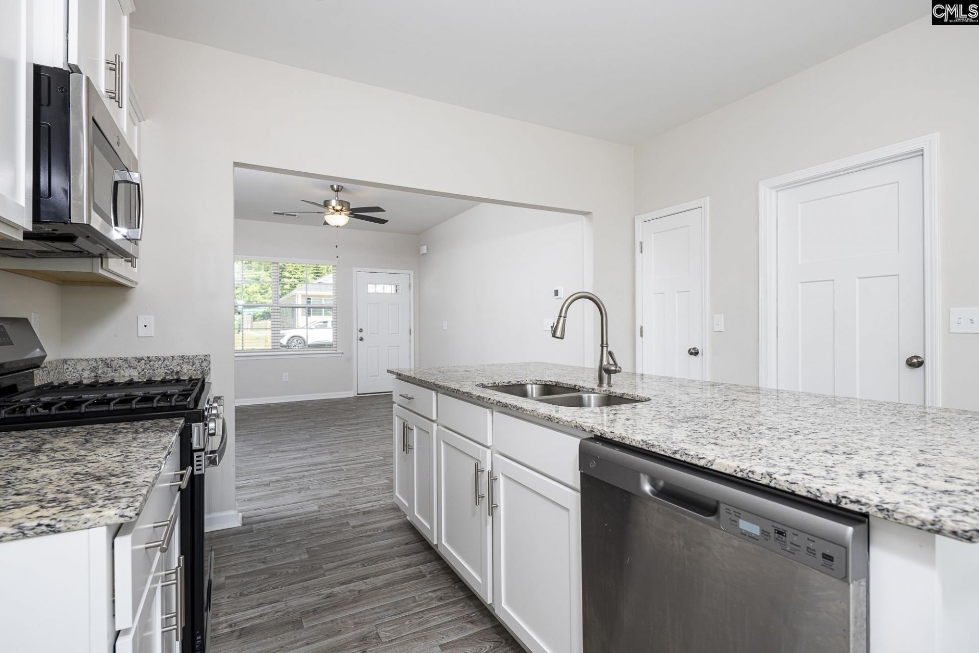 1114 Crescent Moon Loop  Photo 9