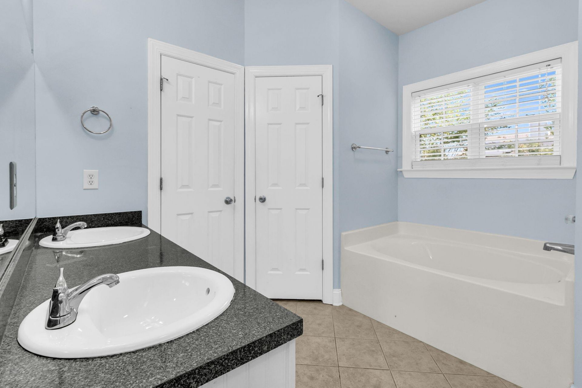 7744 Fayetteville Road Photo 15