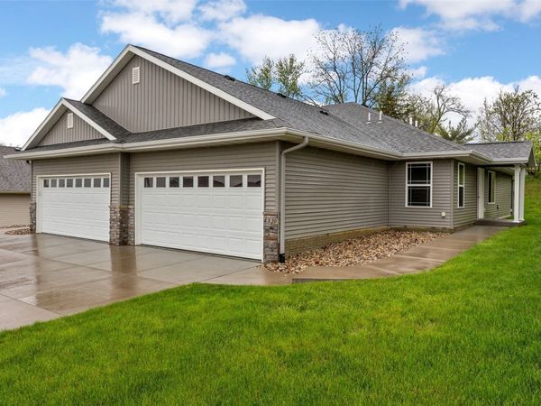 4320 Banar Avenue SW, Cedar Rapids, IA 52404