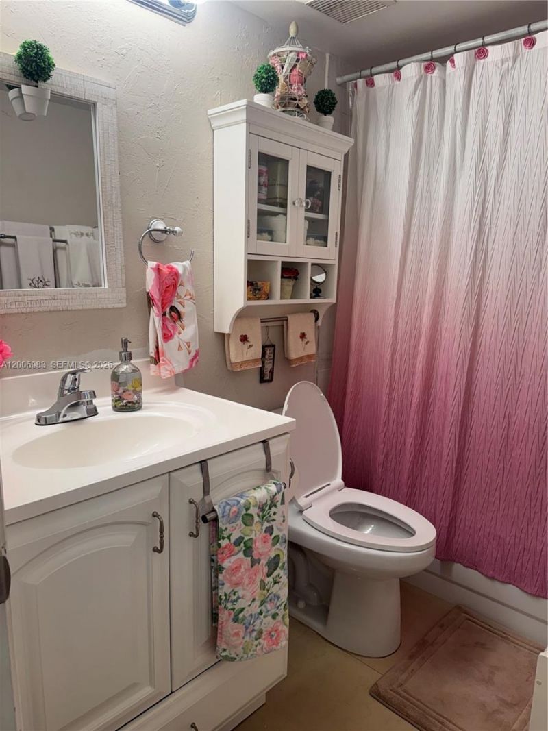 471 NE 210th Circle Ter , Unit 103, Miami, FL 33179 Photo