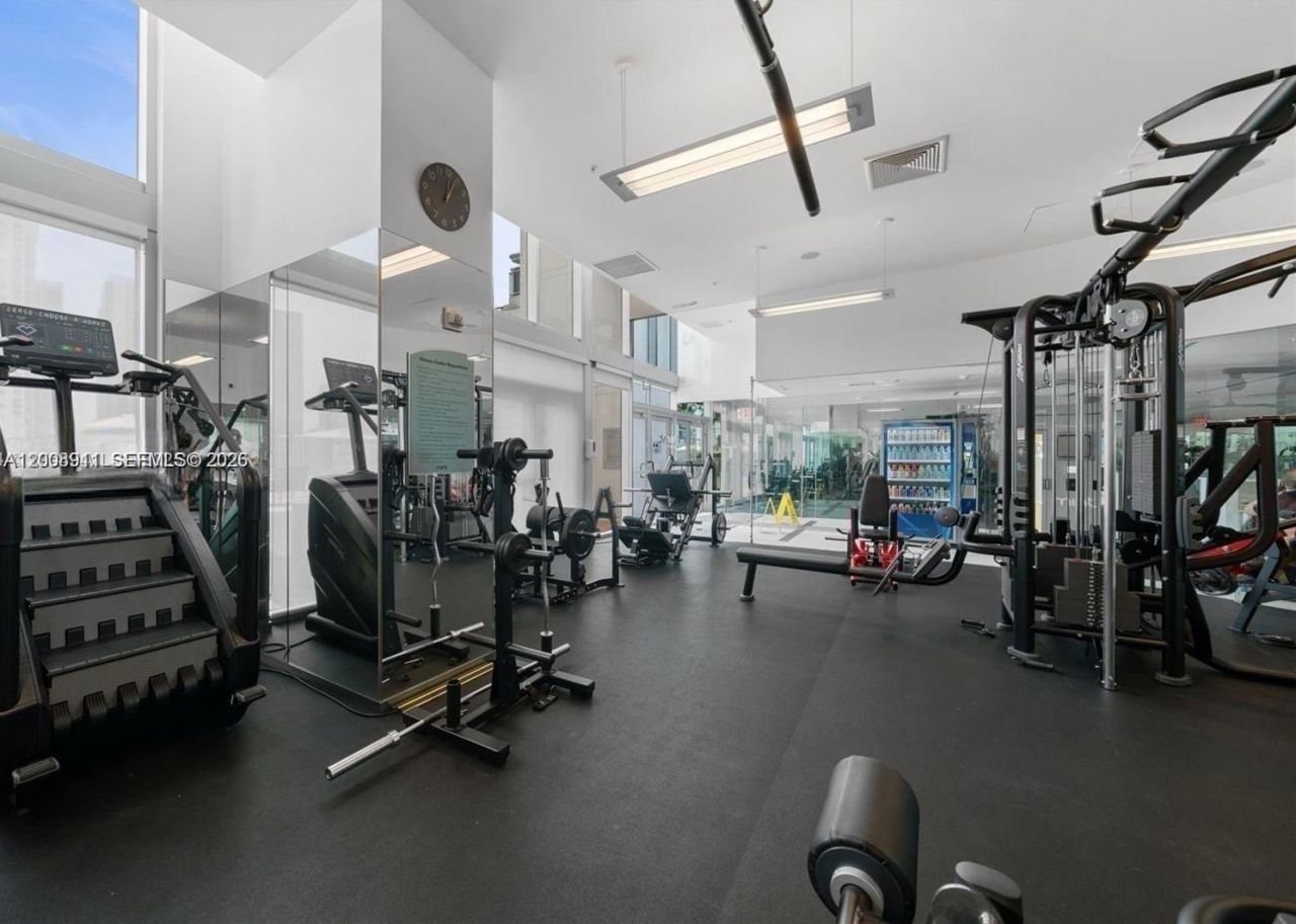 92 SW 3rd St , Unit 2510, Miami, FL 33130 Photo