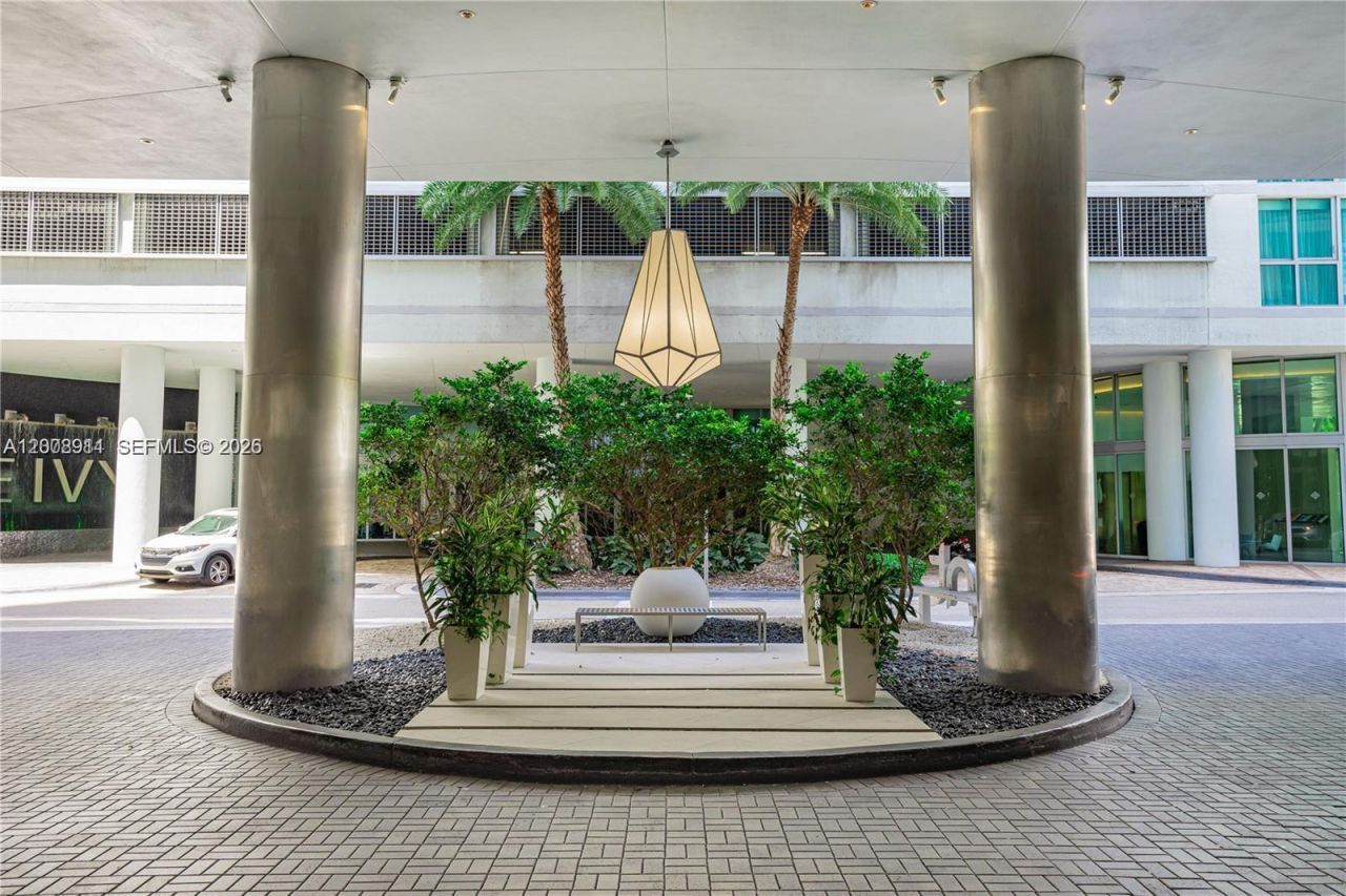 92 SW 3rd St , Unit 2510, Miami, FL 33130 Photo