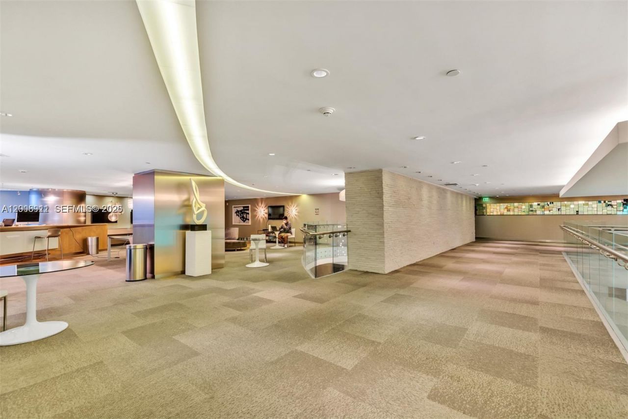 92 SW 3rd St , Unit 2510, Miami, FL 33130 Photo