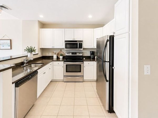 10 Seaport Dr, Unit 2217, Quincy, MA 02171