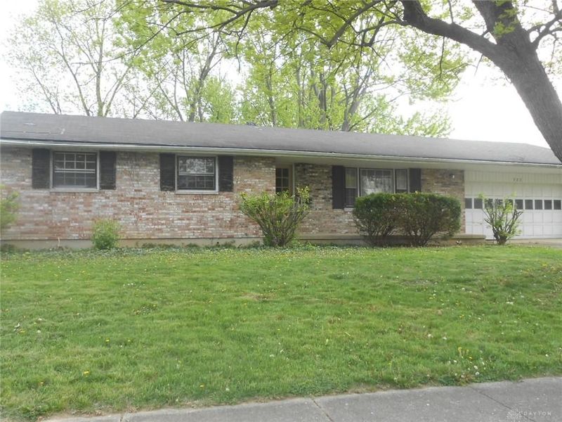 327 Reichard Drive, Vandalia, OH 45377 Photo 1