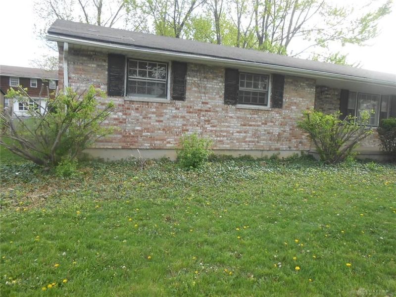327 Reichard Drive, Vandalia, OH 45377 Photo 4