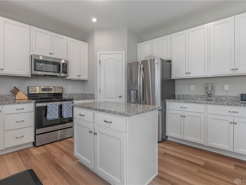 1128 Heathgate Way, Fairborn, OH 45324 Photo 13