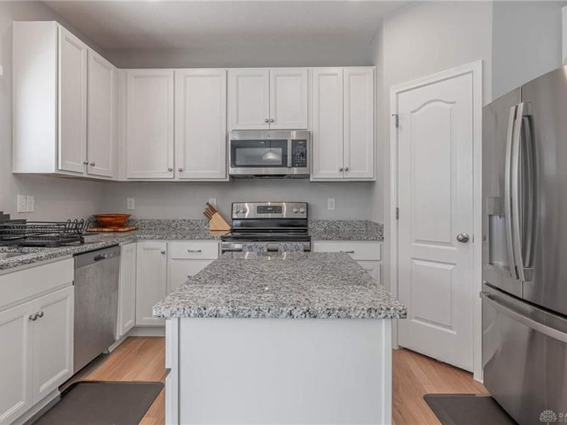 1128 Heathgate Way, Fairborn, OH 45324 Photo 14