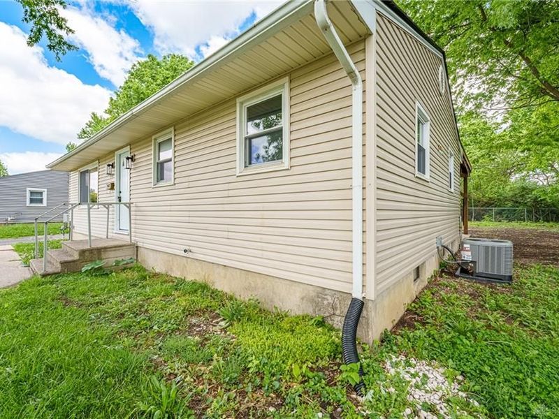 2189 Mountview Circle, Harrison Township, OH 45414 Photo 4