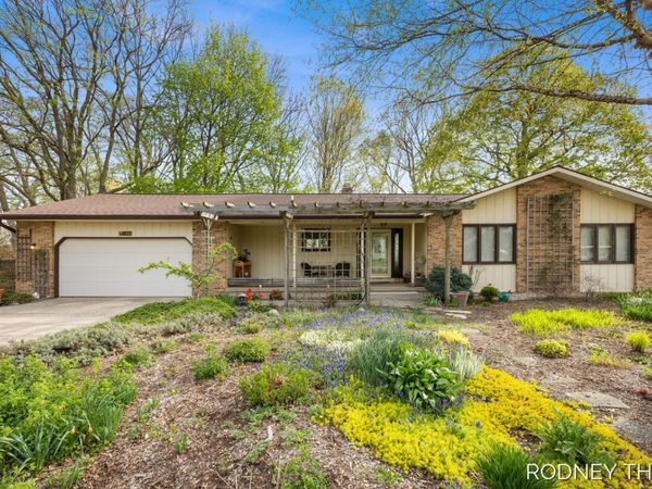 1445 Ridgewood Drive, Jenison, MI 49428