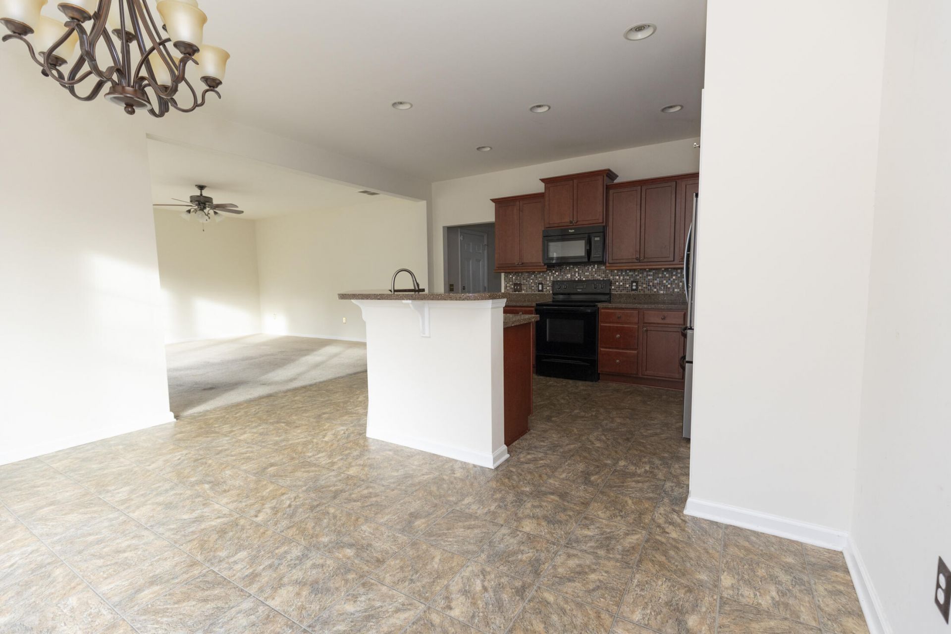 984 Augustine Court Photo 18