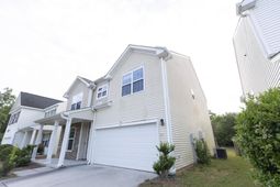 984 Augustine Court photo 4