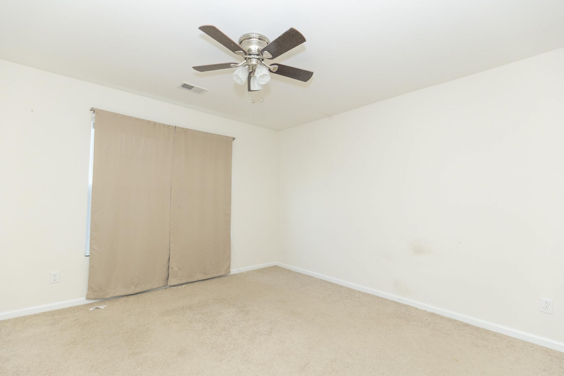 984 Augustine Court Photo 28