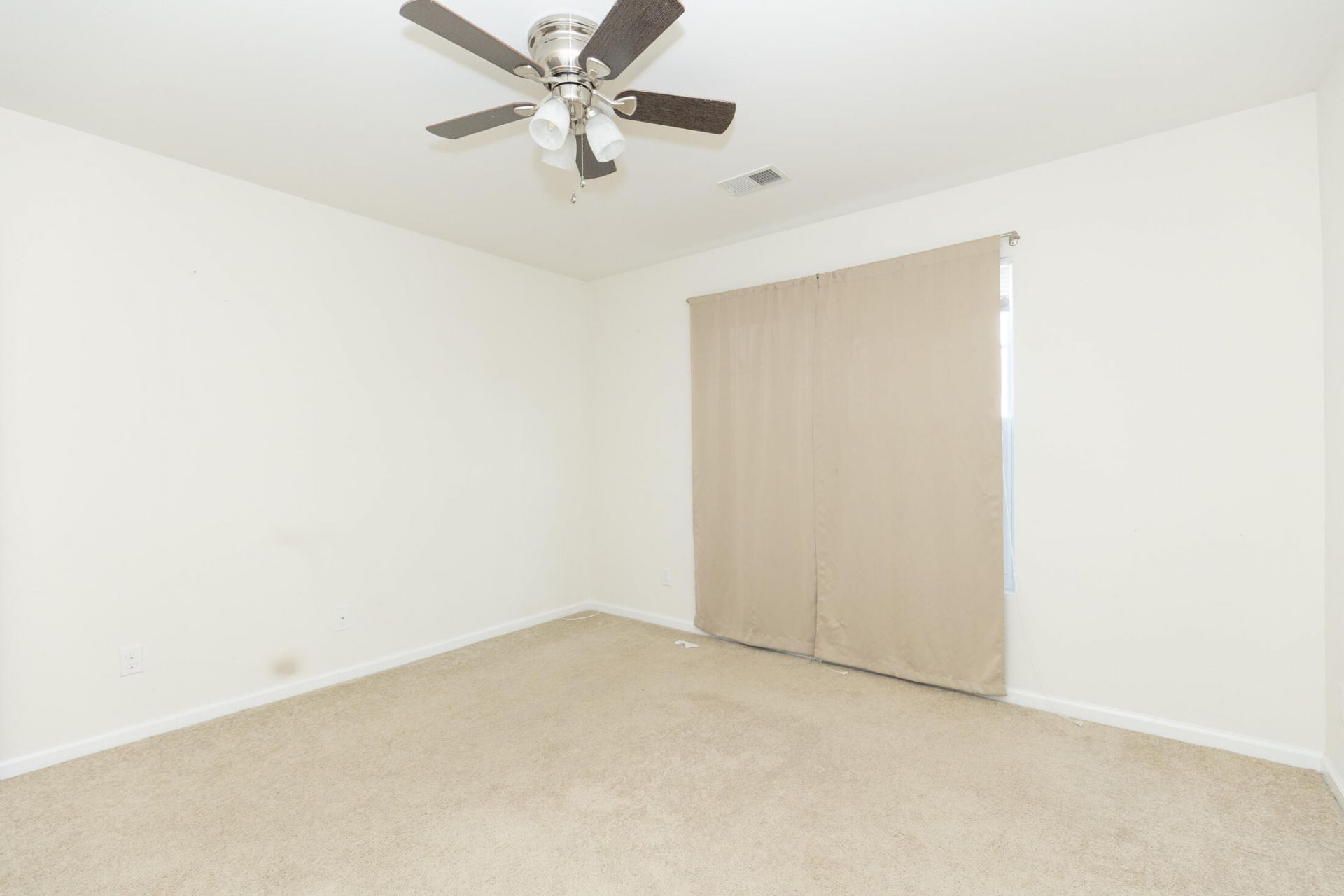 984 Augustine Court Photo 29
