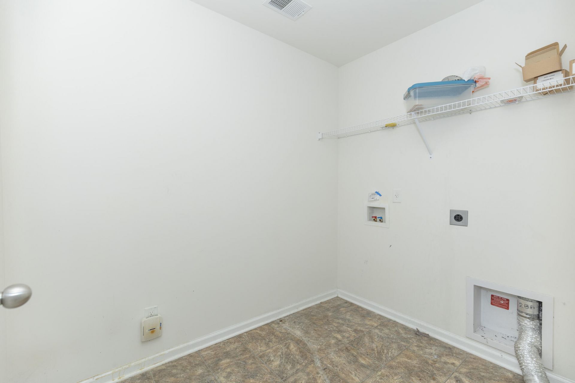 984 Augustine Court Photo 30