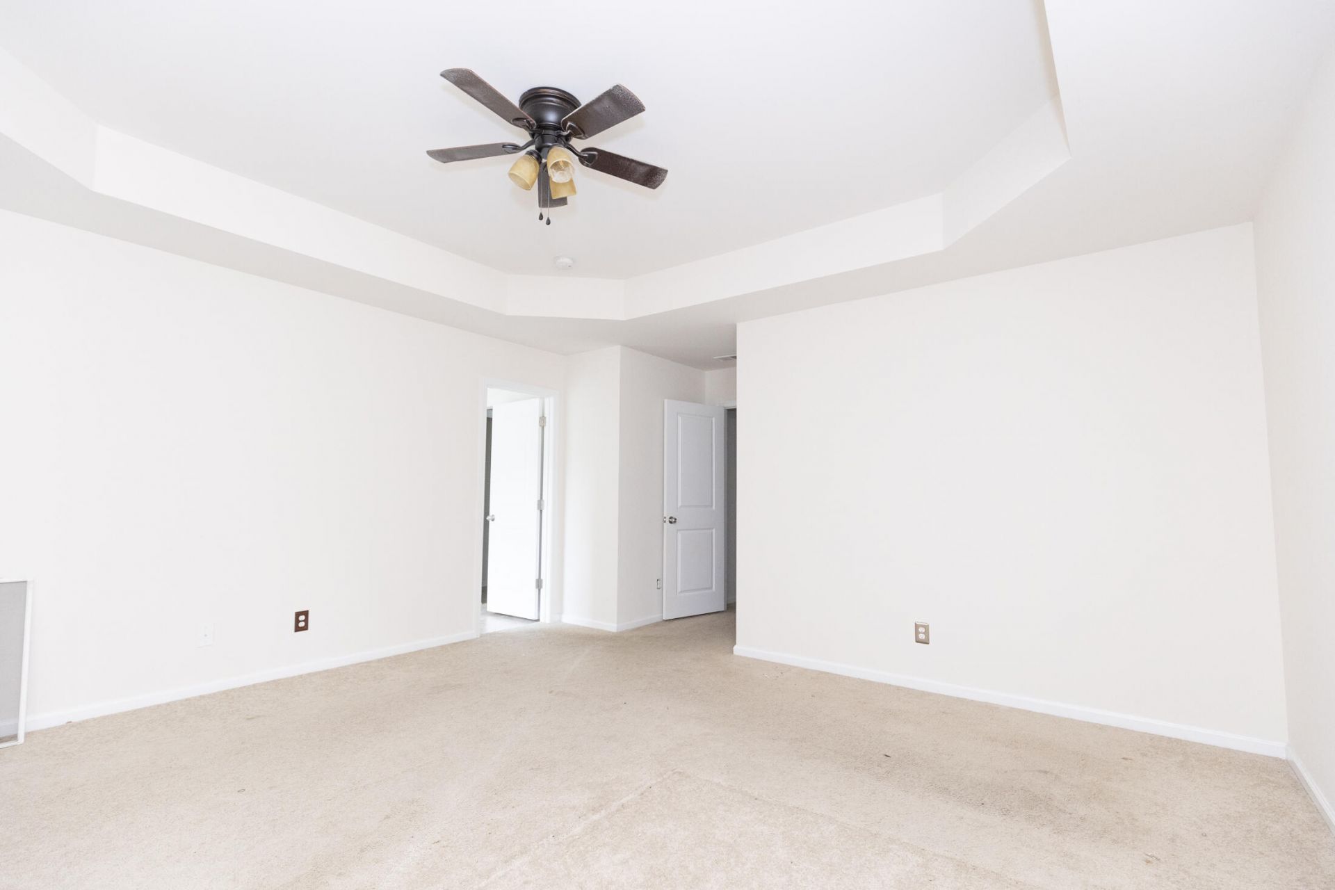 984 Augustine Court Photo 36