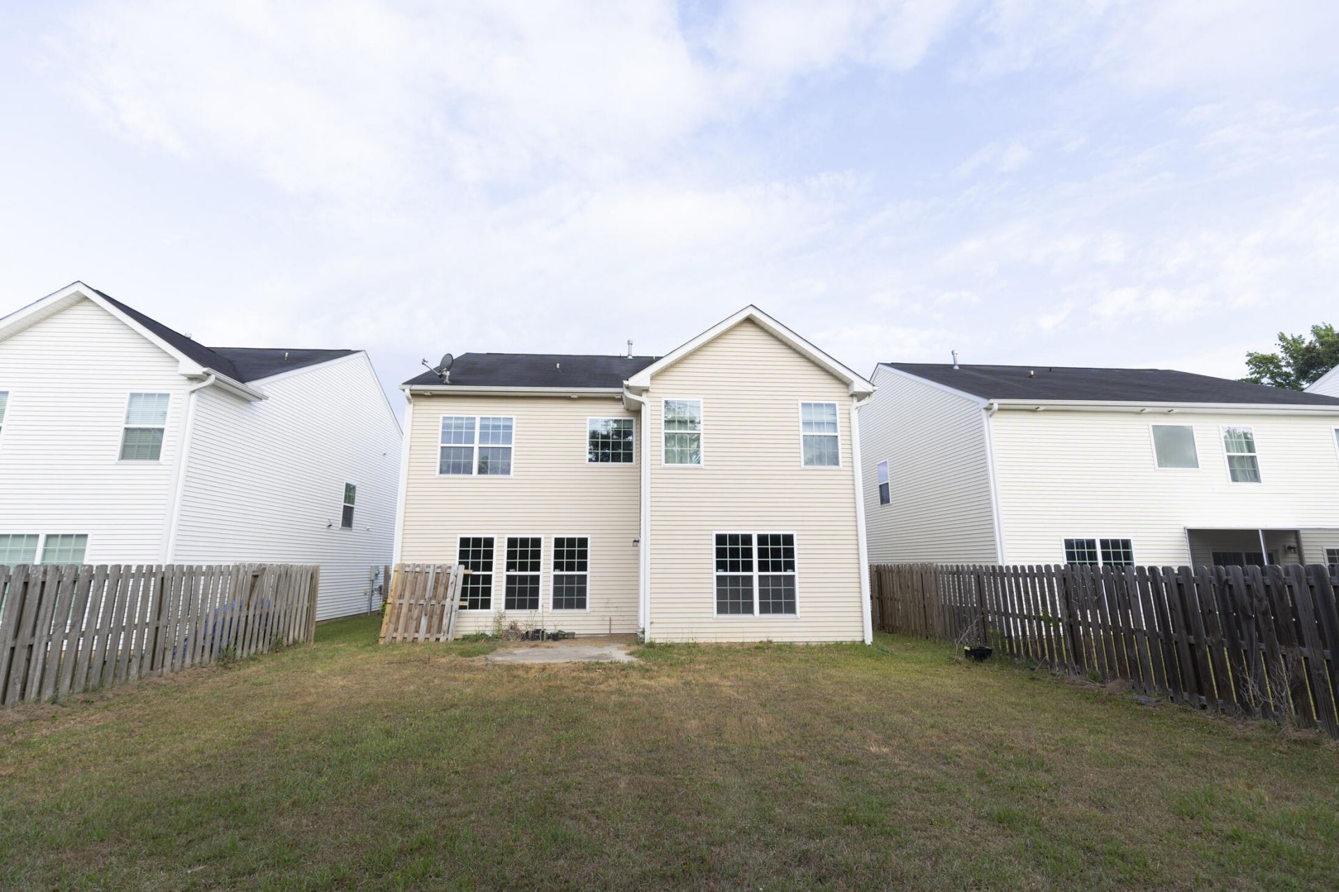 984 Augustine Court Photo 4