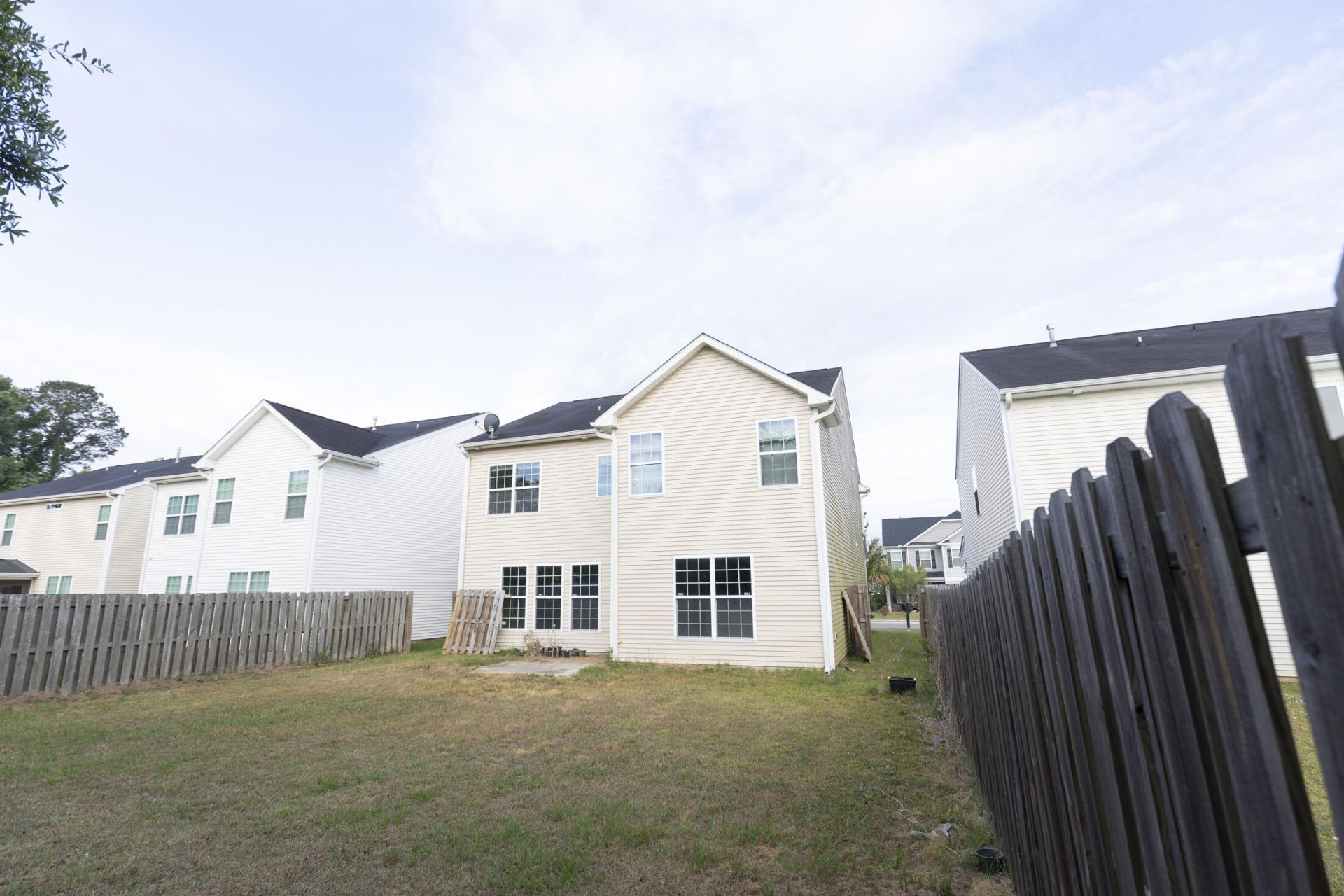 984 Augustine Court Photo 6