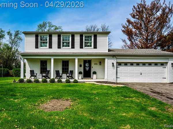 16956 Lauderdale Avenue, Beverly Hills Vlg, MI 48025