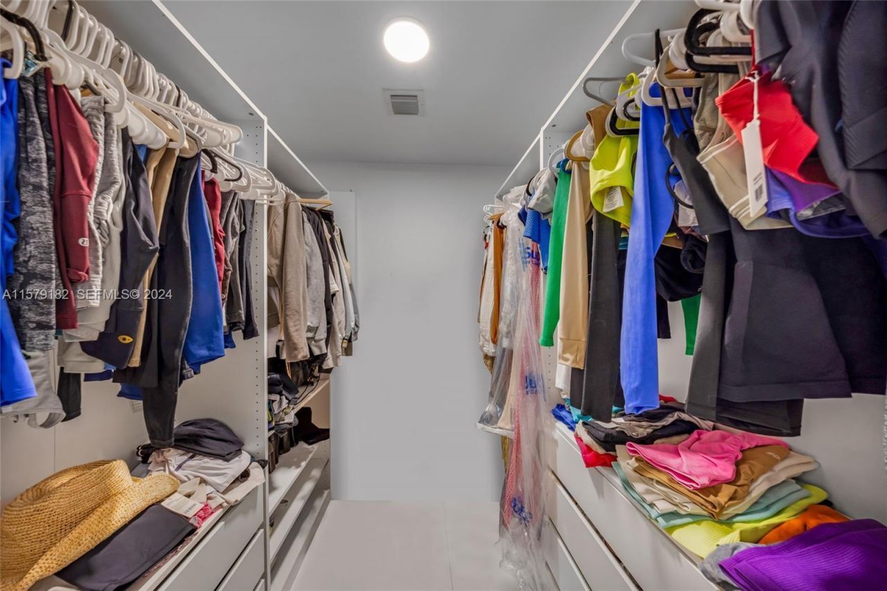 488 NE 18th Street, Unit 1801, Miami, FL 33132 Photo