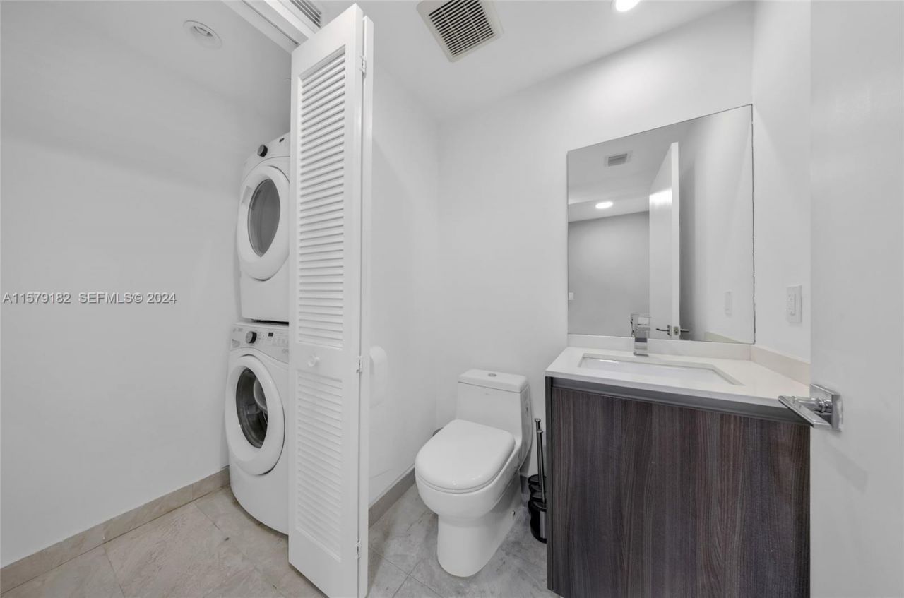488 NE 18th Street, Unit 1801, Miami, FL 33132 Photo