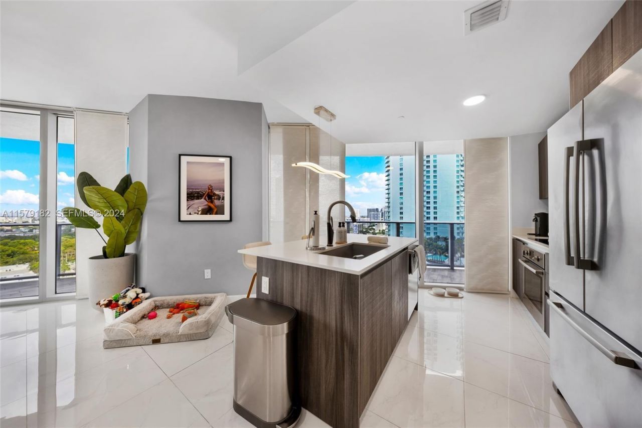488 NE 18th Street, Unit 1801, Miami, FL 33132 Photo