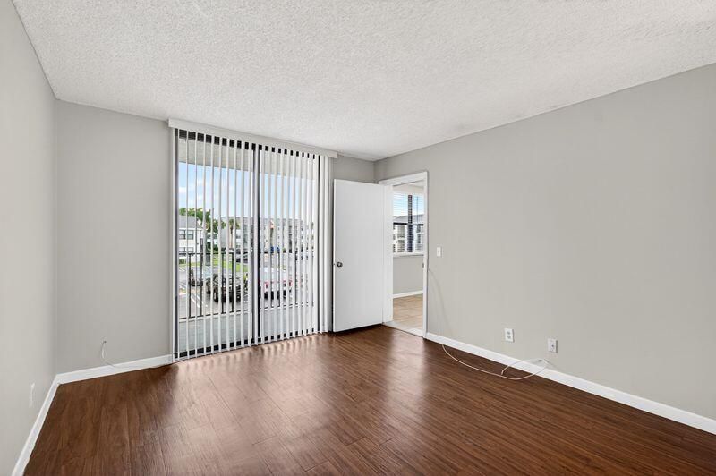 738 Executive Center Drive, Unit 21, West Palm Beach, FL 33401 Photo