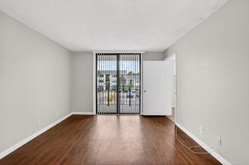 738 Executive Center Drive, Unit 21, West Palm Beach, FL 33401 Photo