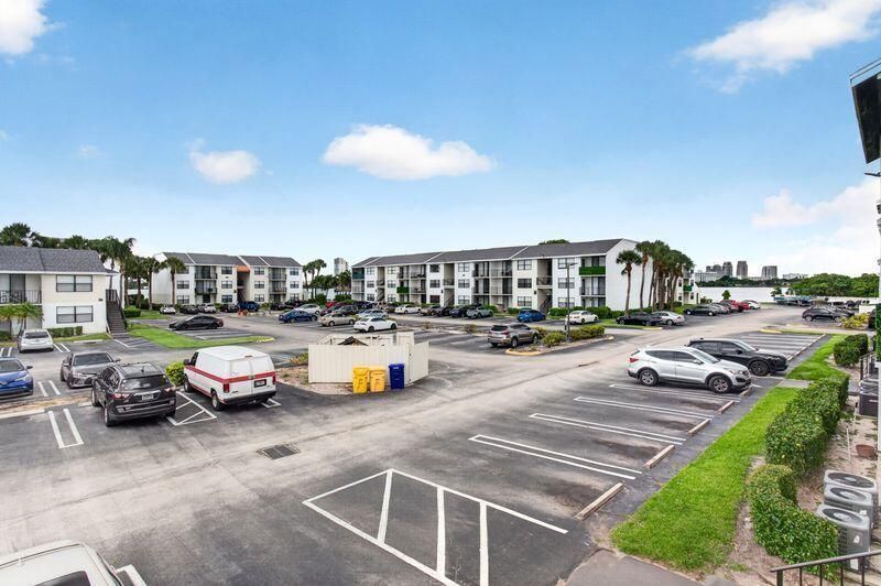 738 Executive Center Drive, Unit 21, West Palm Beach, FL 33401 Photo