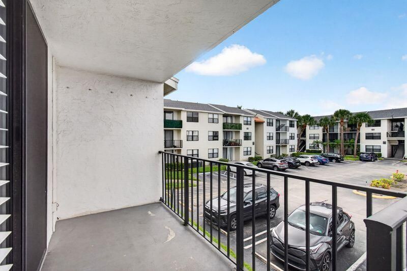 738 Executive Center Drive, Unit 21, West Palm Beach, FL 33401 Photo